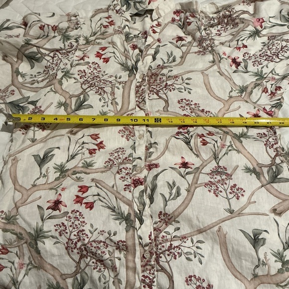 Johanna Ortiz x H&M 100% linen shirt dress with floral print. #resortwear #linen - Picture 9 of 9